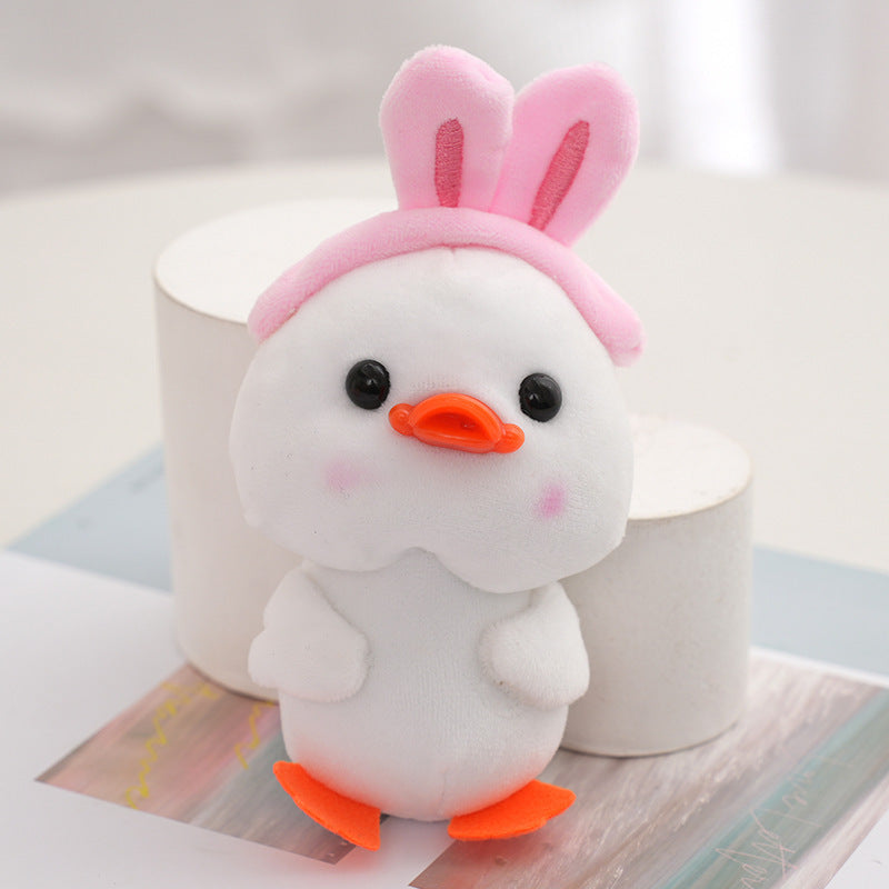 Small Duck Doll Charm – Cute Mini Plush Bag Pendant for Girls’ Schoolbags (12 cm)