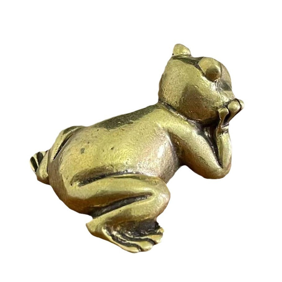 Zen Focus: Solid Brass Meditation Frog Ornament for Desktop and Pastoral Decor.