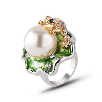 Nature's Elegance: Women's Lotus Leaf Frog Shiny Pearl and Diamond Alloy Ring.