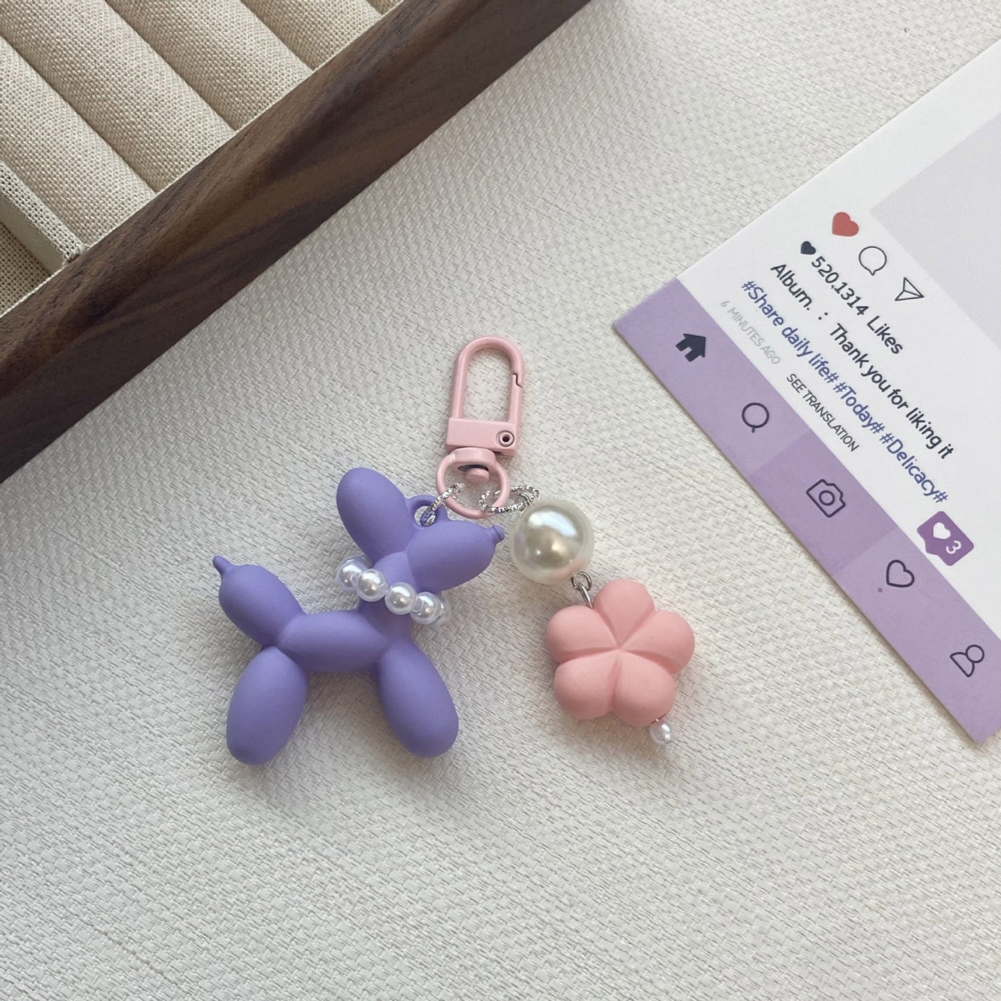 Pearl Balloon Dog Flower Keychain, Colorful Resin & Plastic Pendant