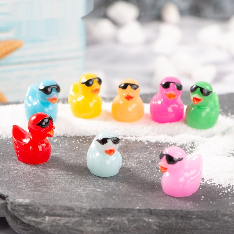 Micro-World Charm: Cute Mini Colorful Little Duck Resin Ornaments for Moss Landscapes.