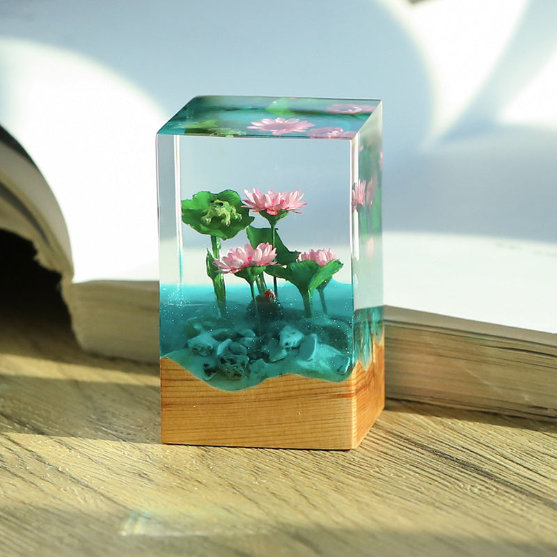 Micro Beauty: Handmade Drip Rubber Lotus Frog Stamp Micro Landscape Ornament.