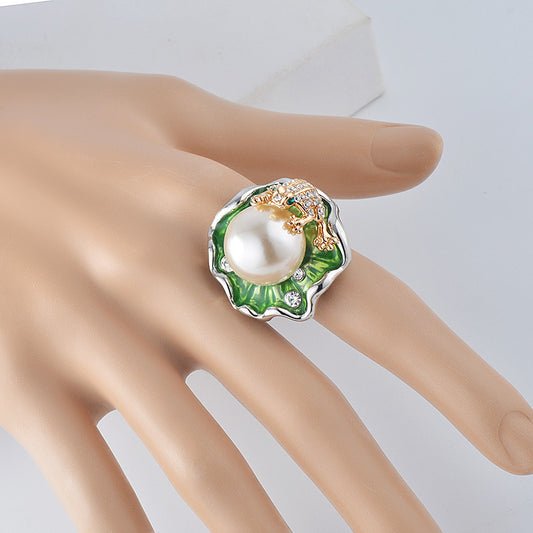 Nature's Elegance: Women's Lotus Leaf Frog Shiny Pearl and Diamond Alloy Ring.