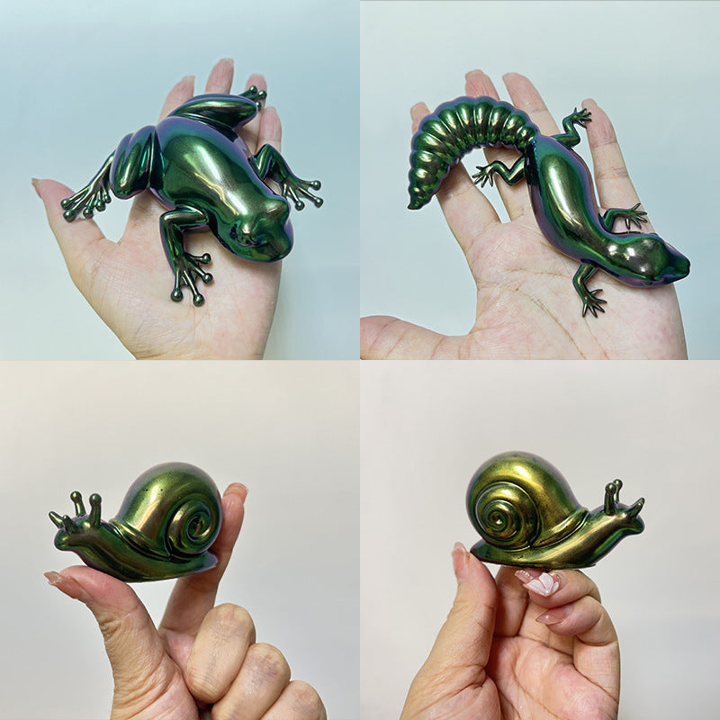 DIY Crafting: Modern Silicone Small Animal Mold for Frog, Lizard, and Snail Ornaments.