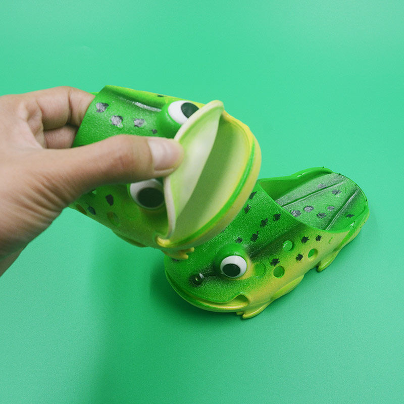 Summer Comfort: Non-slip Baotou Cartoon Frog Slippers for Girls (EVA, Flat Heel).