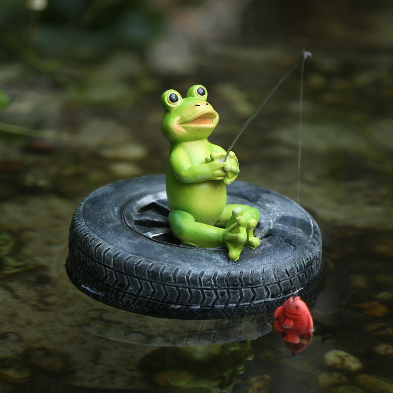 Water Garden Charm: Modern Resin Floating Frog Simulation Animal Ornaments.